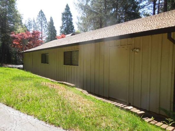 17330 Hummingbird Ln, Brownsville, CA 95919